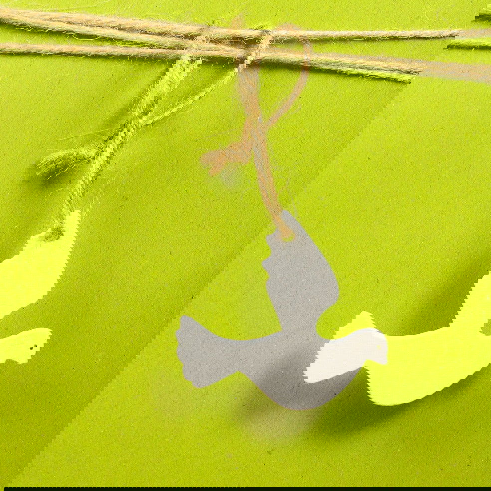 Houten Kadohanger Duif - Kadopapier.net