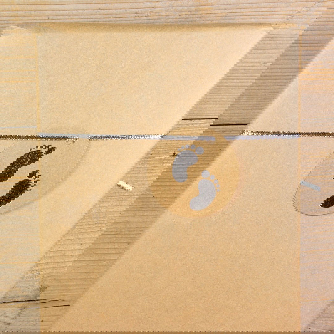 Kraftlabel Babyvoetjes Zilver - Kadopapier.net