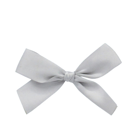 Zilver Satijnen Strikje met plakker - Kadopapier.net Zilver Satijnen Strikje met plakker - Kadopapier.net