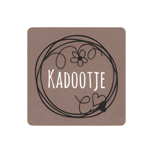 Vierkant Kraft etiket Kadootje - Kadopapier.net